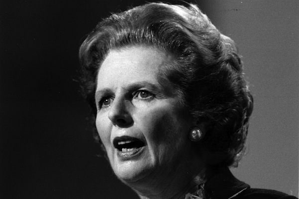 ,,Chcem svoje peniaze späť", povedala Thatcherová na summite v Dubline v roku 1979. Vo svojej knihe Umenie vládnuť na margo európskych krajín napísala: ,,V priebehu môjho života všetky problémy prišli z kontinentálnej Európy a všetky riešenia od anglicky hovoriacich národov na celom svete." FOTO: SITA/AP